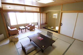 KITAKOBUSHI SHIRETOKO Hotel & Resort 3*