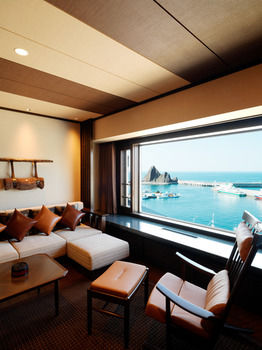 KITAKOBUSHI SHIRETOKO Hotel & Resort 3*