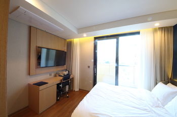 Benikea The H Hotel 3*