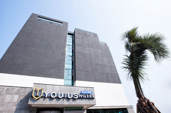 You Us Hotel 3*