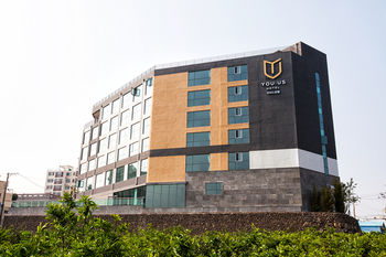 You Us Hotel 3*