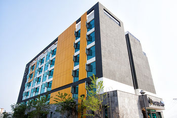 You Us Hotel 3*
