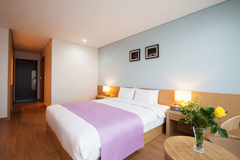 You Us Hotel 3*