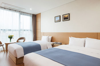 You Us Hotel 3*