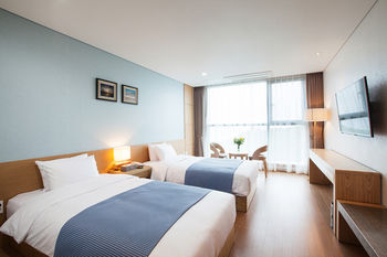 You Us Hotel 3*