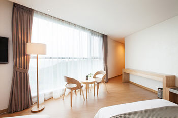 You Us Hotel 3*