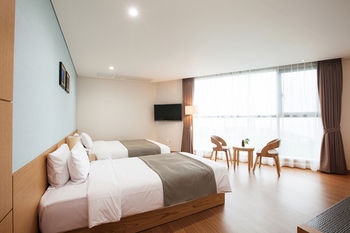 You Us Hotel 3*