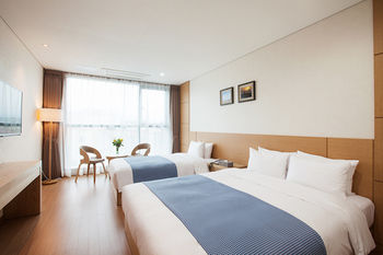 You Us Hotel 3*