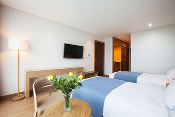 You Us Hotel 3*