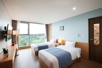 You Us Hotel 3*
