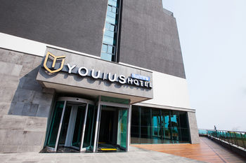 You Us Hotel 3*