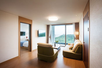 You Us Hotel 3*