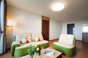 You Us Hotel 3*