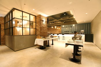 Bricks Hotel 3*