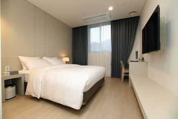 Bricks Hotel 3*