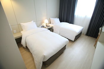 Bricks Hotel 3*