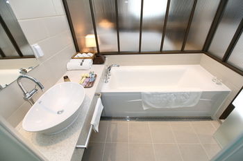 Bricks Hotel 3*