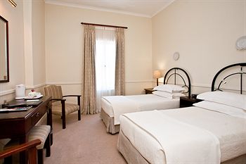 Queen’s Hotel by BON Hotels 4*