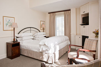 Queen’s Hotel by BON Hotels 4*