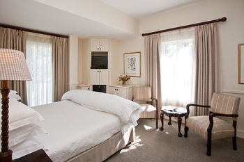 Queen’s Hotel by BON Hotels 4*