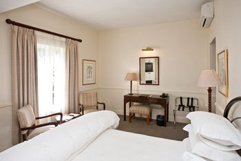 Queen’s Hotel by BON Hotels 4*