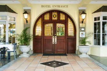 Queen’s Hotel by BON Hotels 4*