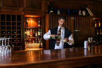 Queen’s Hotel by BON Hotels 4*