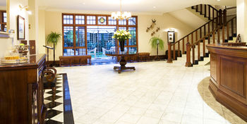 Queen’s Hotel by BON Hotels 4*