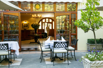 Queen’s Hotel by BON Hotels 4*