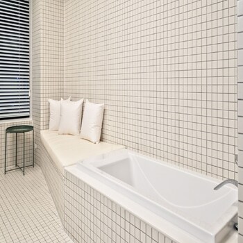 Hotel 498 2*