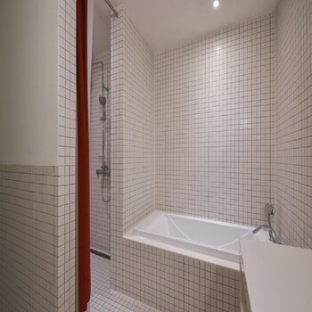 Hotel 498 2*