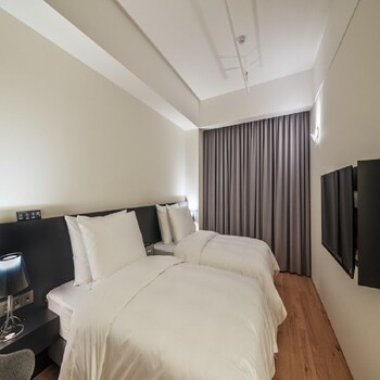 Hotel 498 2*