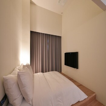Hotel 498 2*