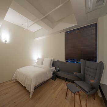 Hotel 498 2*