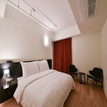 Hotel 498 2*