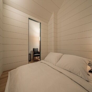 Hotel 498 2*