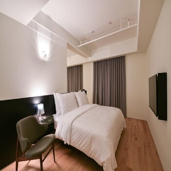 Hotel 498 2*