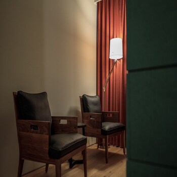 Hotel 498 2*