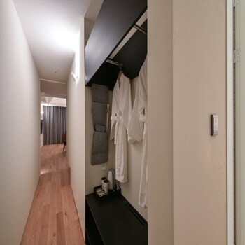 Hotel 498 2*