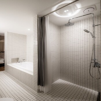 Hotel 498 2*