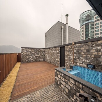 Hotel 498 2*