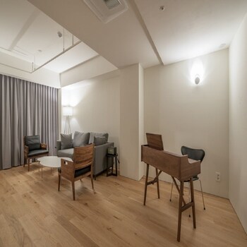 Hotel 498 2*
