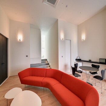 Hotel 498 2*