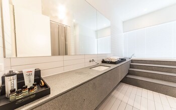 Hotel 498 2*