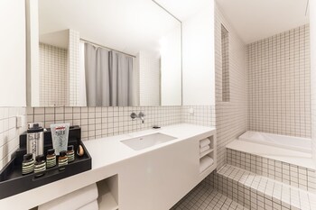 Hotel 498 2*