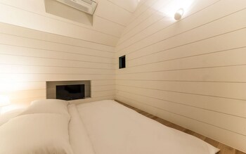 Hotel 498 2*