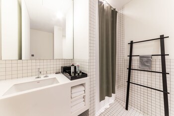Hotel 498 2*