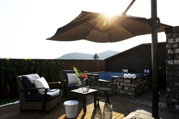 Hotel 498 2*