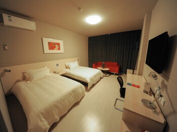 Jinjiang Inn Hotel (Shenzhen Bao'an International Airport) 2*
