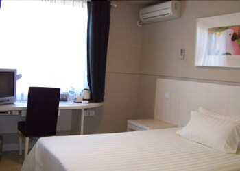Jinjiang Inn Hotel (Shenzhen Bao'an International Airport) 2*